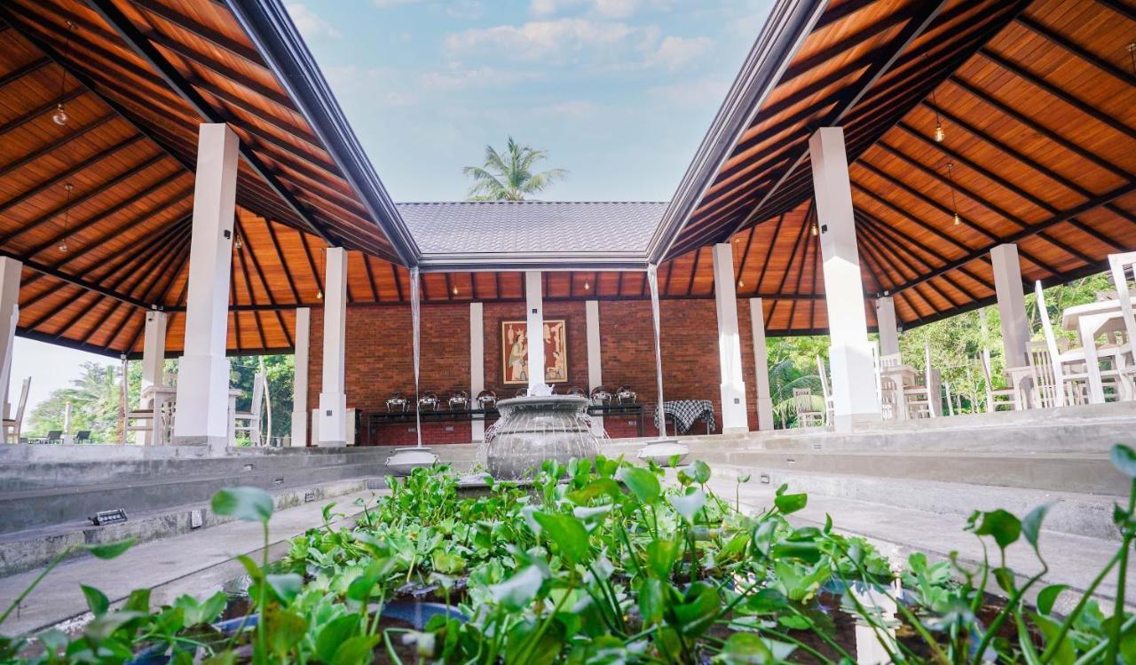 Miracle Resorts & Villas 폴로나루와 외부 사진