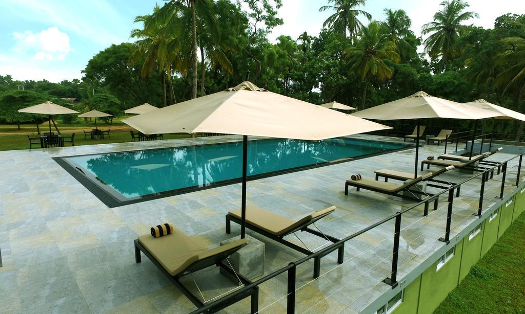 Miracle Resorts & Villas 폴로나루와 외부 사진