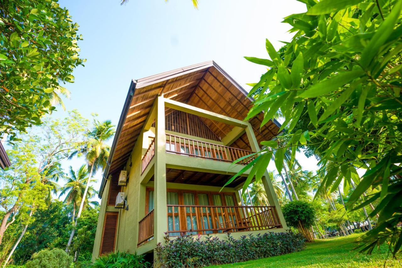 Miracle Resorts & Villas 폴로나루와 외부 사진